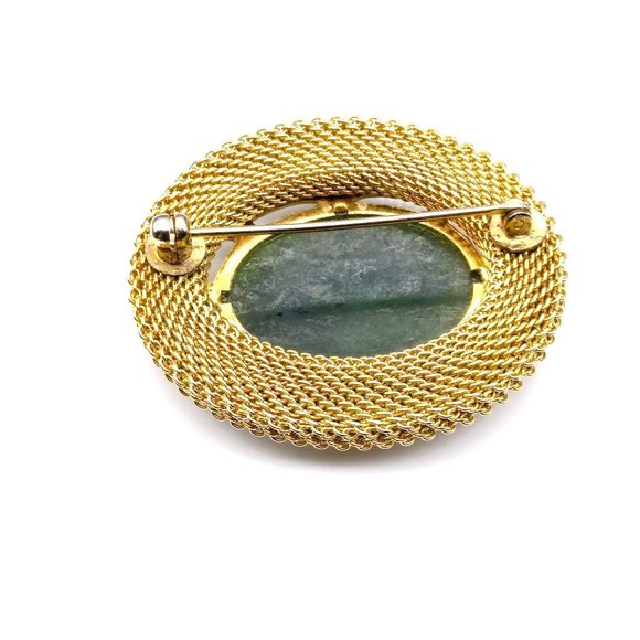 Nephrite Stone Oval Cabochon Brooch in Oval Mesh Frame, Classic - Picture 4 of 4